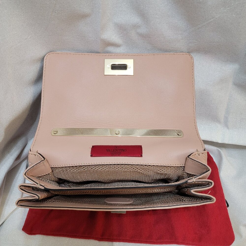 *SOLD*  Rare VALENTINO Girello Flap Bag in Blush - Picture 4 of 14